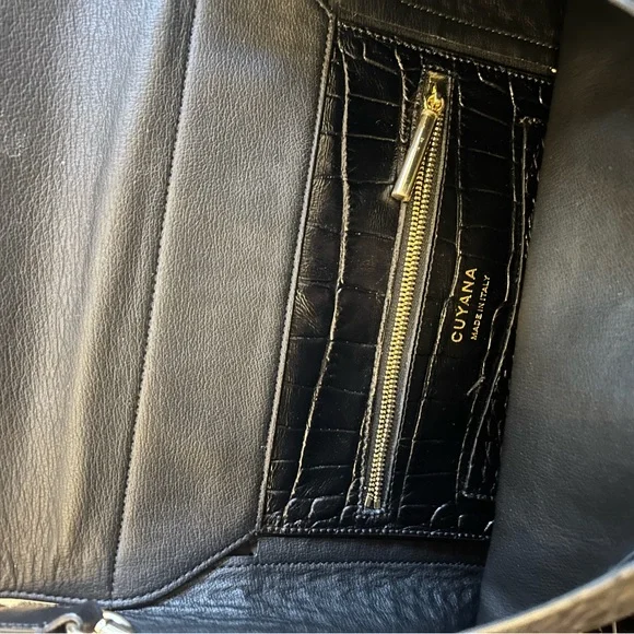 Cuyana Black Croc-Embossed Shoulder Bag - Picture 4 of 7